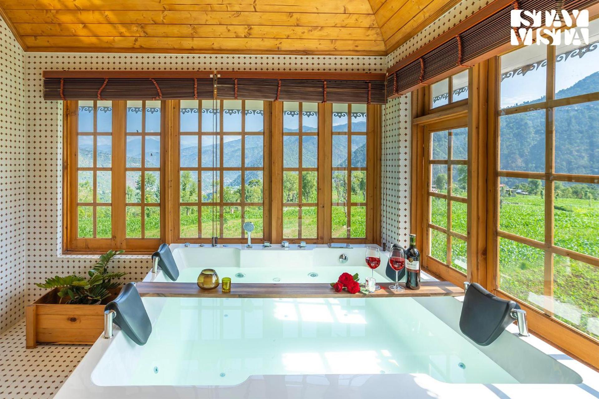 Stayvista At The Oakridge 4 Bhk Villa In Dharamshala With Jacuzzi & Balcony Chamba  Luaran gambar